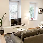 Modern 1bd In Old Town By Hostlovers