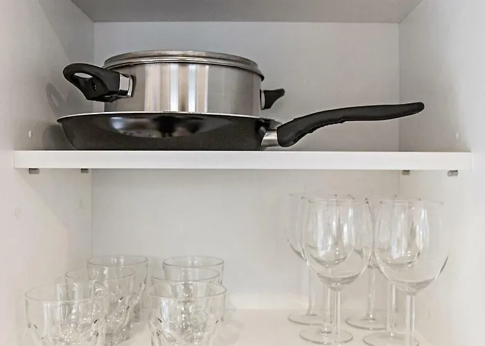 Modern 1bd In Old Town By Hostlovers *